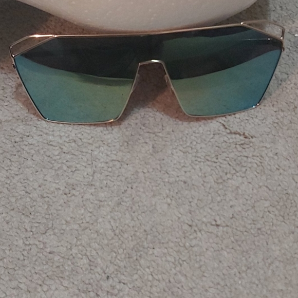 Sunglasses - Picture 13 of 16